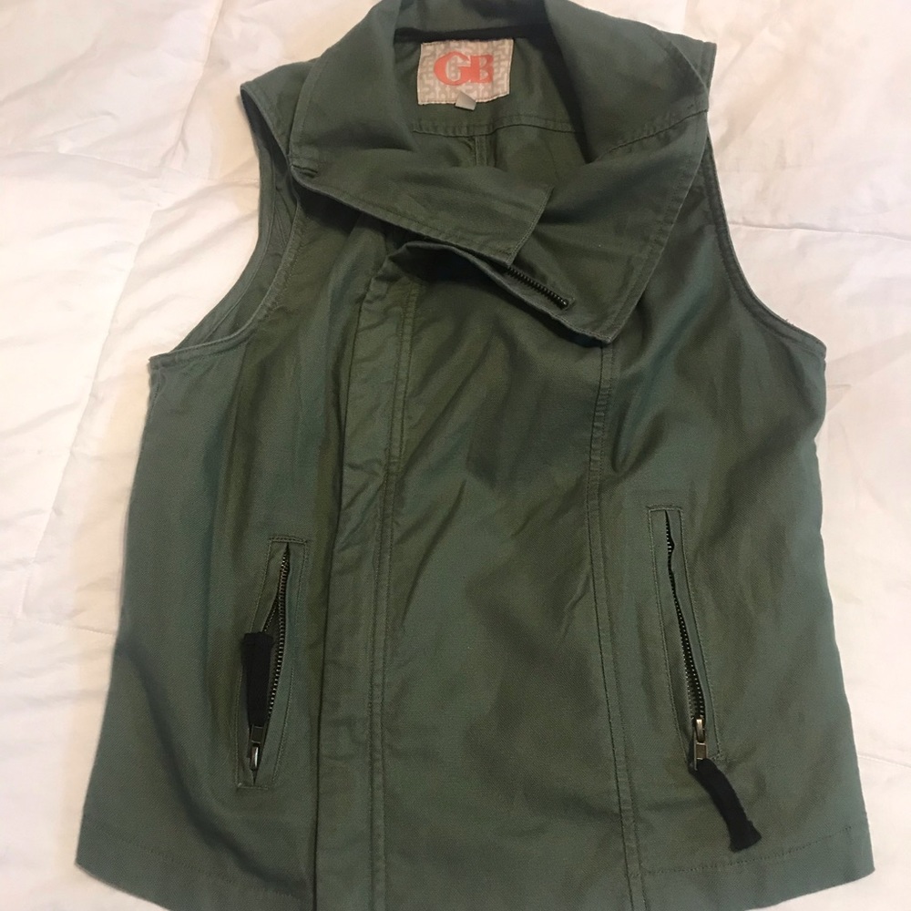 Medium army green Gianni Bini vest